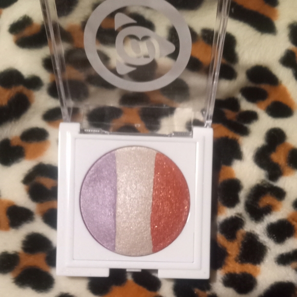 Mary Kay At Play Baked Eye Trio in Sunset Beach - Picture 1 of 3